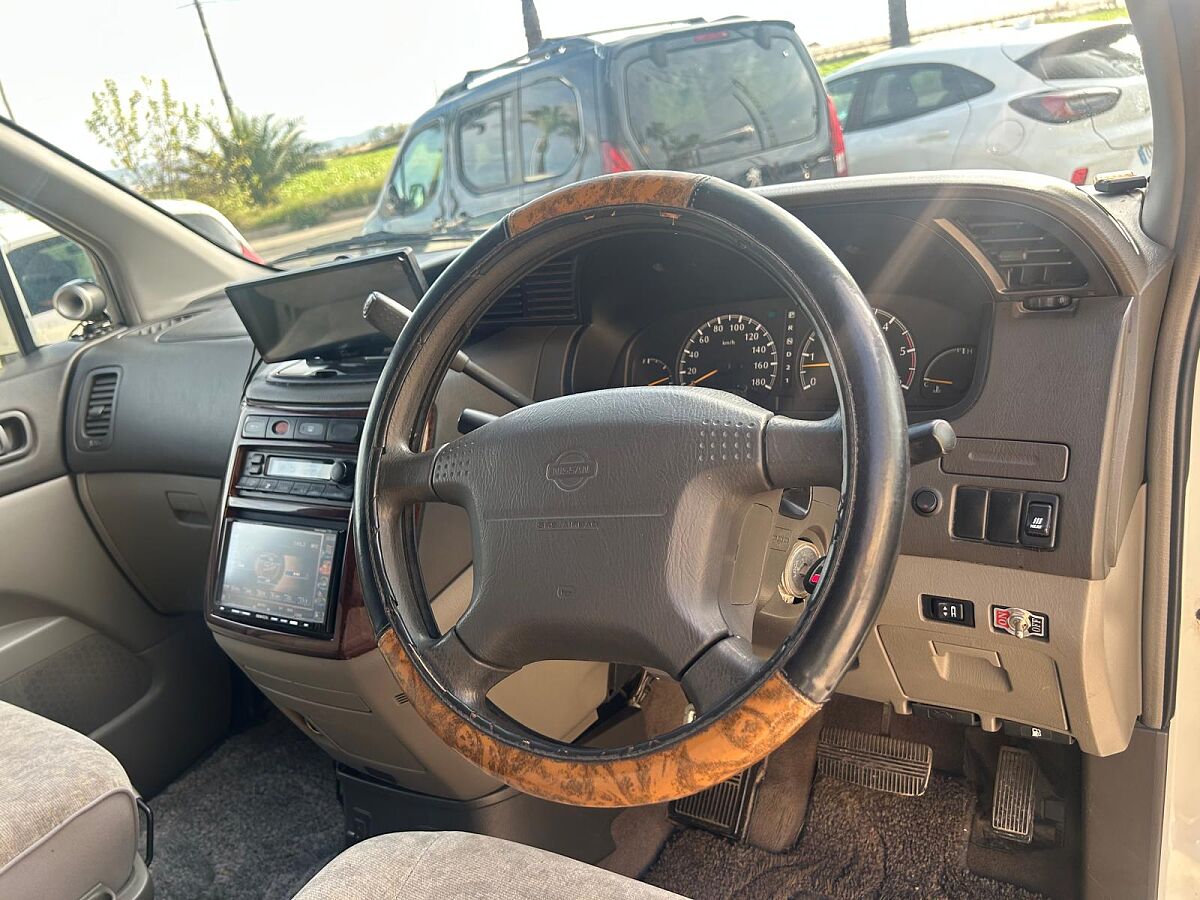 NISSAN ELGRAND HIGHWAY STAR 3.2 TDI AUTO SPANISH RHD IN SPAIN 124K 8 SEATS 1997